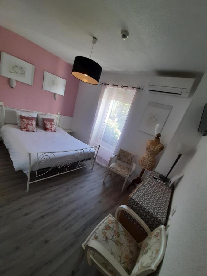 hôtel la tour des fées Quissac  Extérieur photo