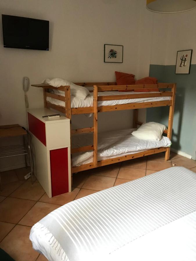 hôtel la tour des fées Quissac  Extérieur photo